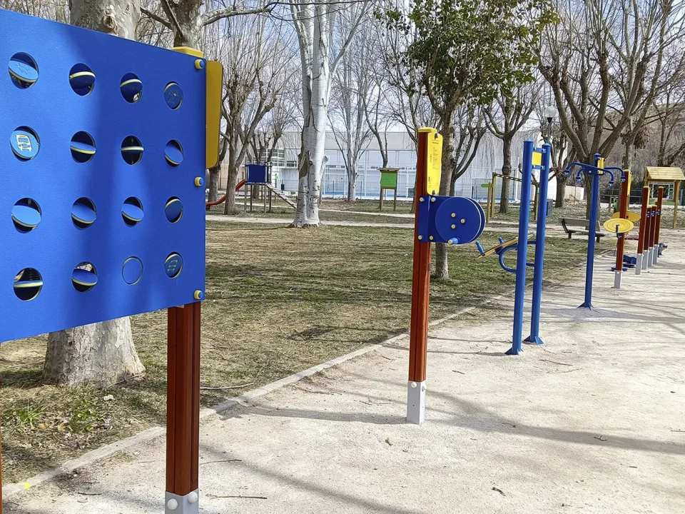 mobiliario parque para mayores